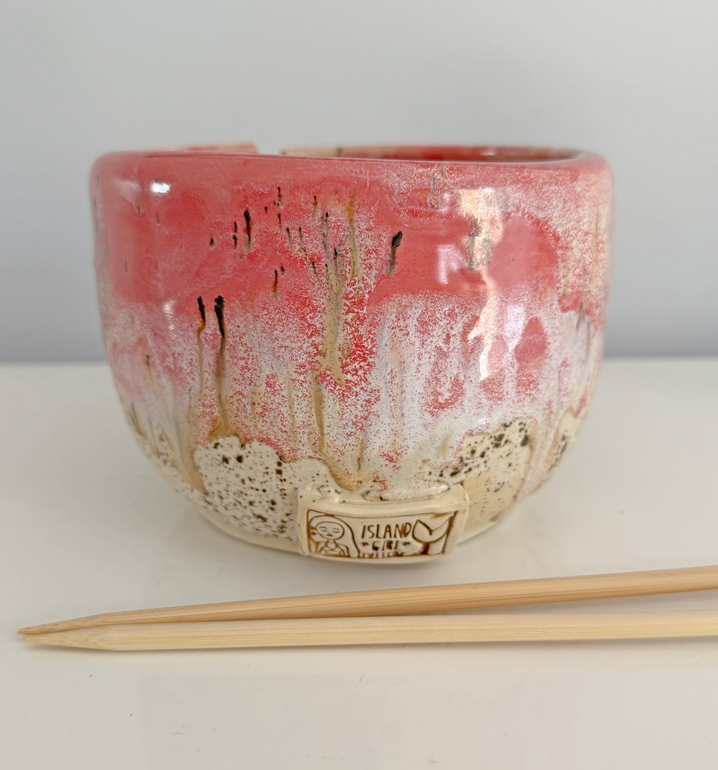 Raspberry Moon Yarn Bowl – Handcrafted Stoneware for Knitting & Crochet