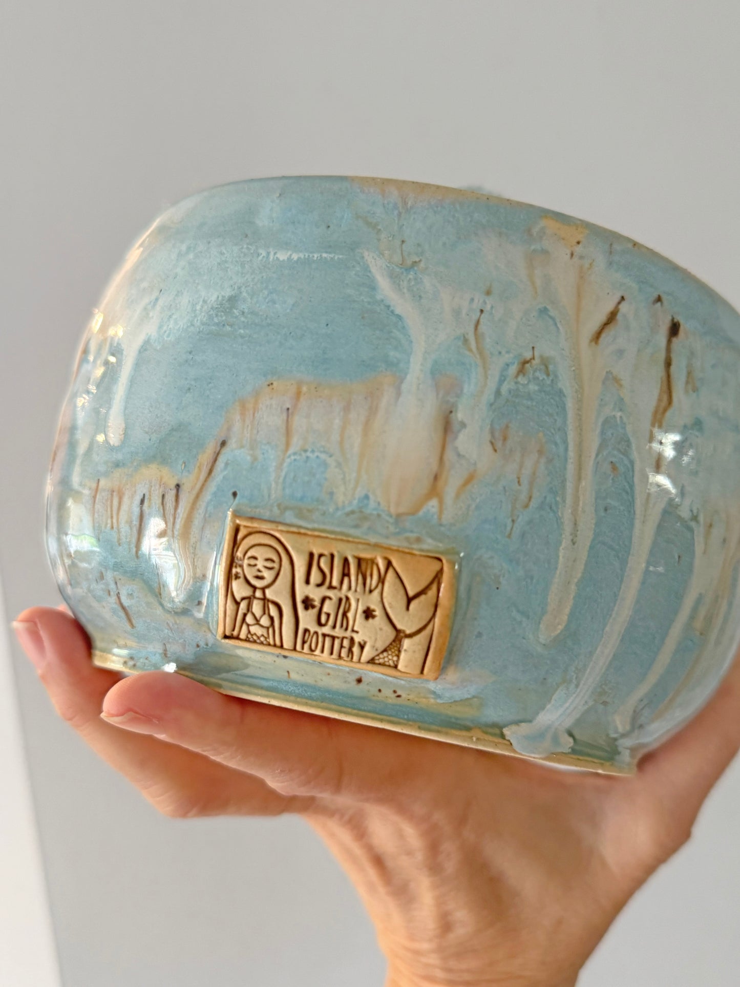 Full Moon Yarn Bowl – Handcrafted Stoneware for Knitting & Crochet sky blue In stock