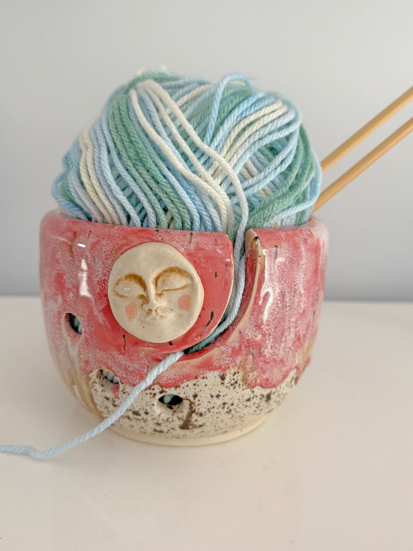Raspberry Moon Yarn Bowl – Handcrafted Stoneware for Knitting & Crochet